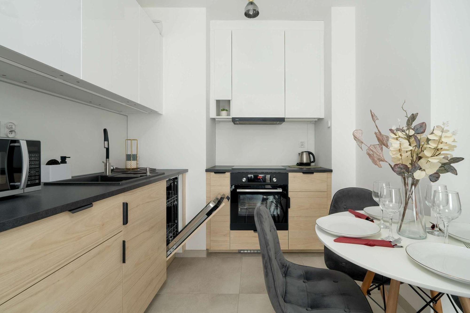 Jasny Blisko Lotniska Lawica W Poznaniu By Renters Appartamento Poznań