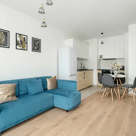 Jasny Apartament Blisko Lotniska Lawica W Poznaniu By Noclegi Renters Exterior photo