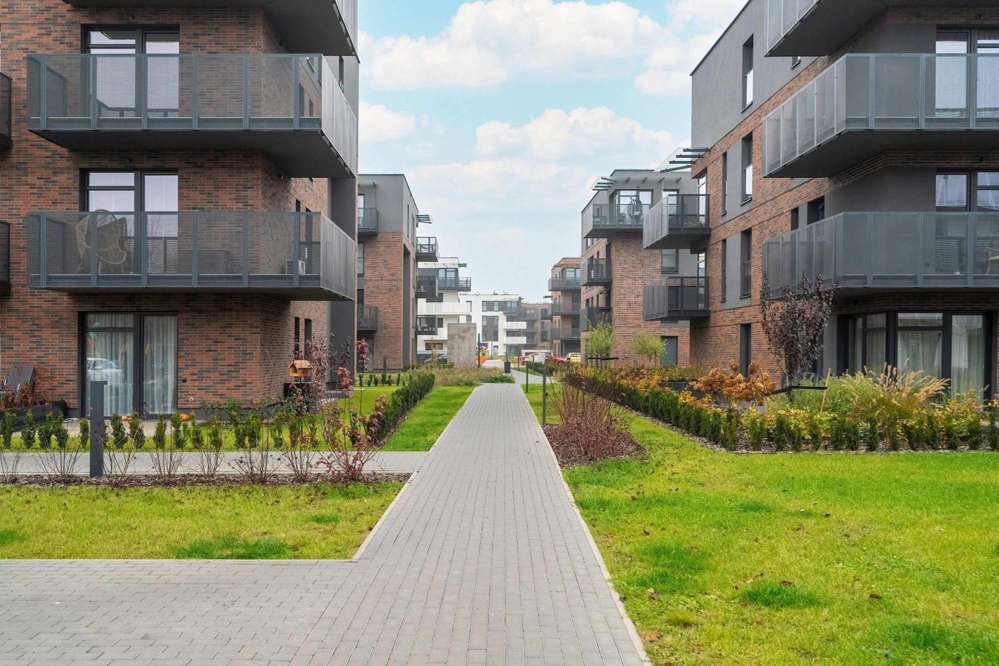 Jasny Blisko Lotniska Lawica W Poznaniu By Renters