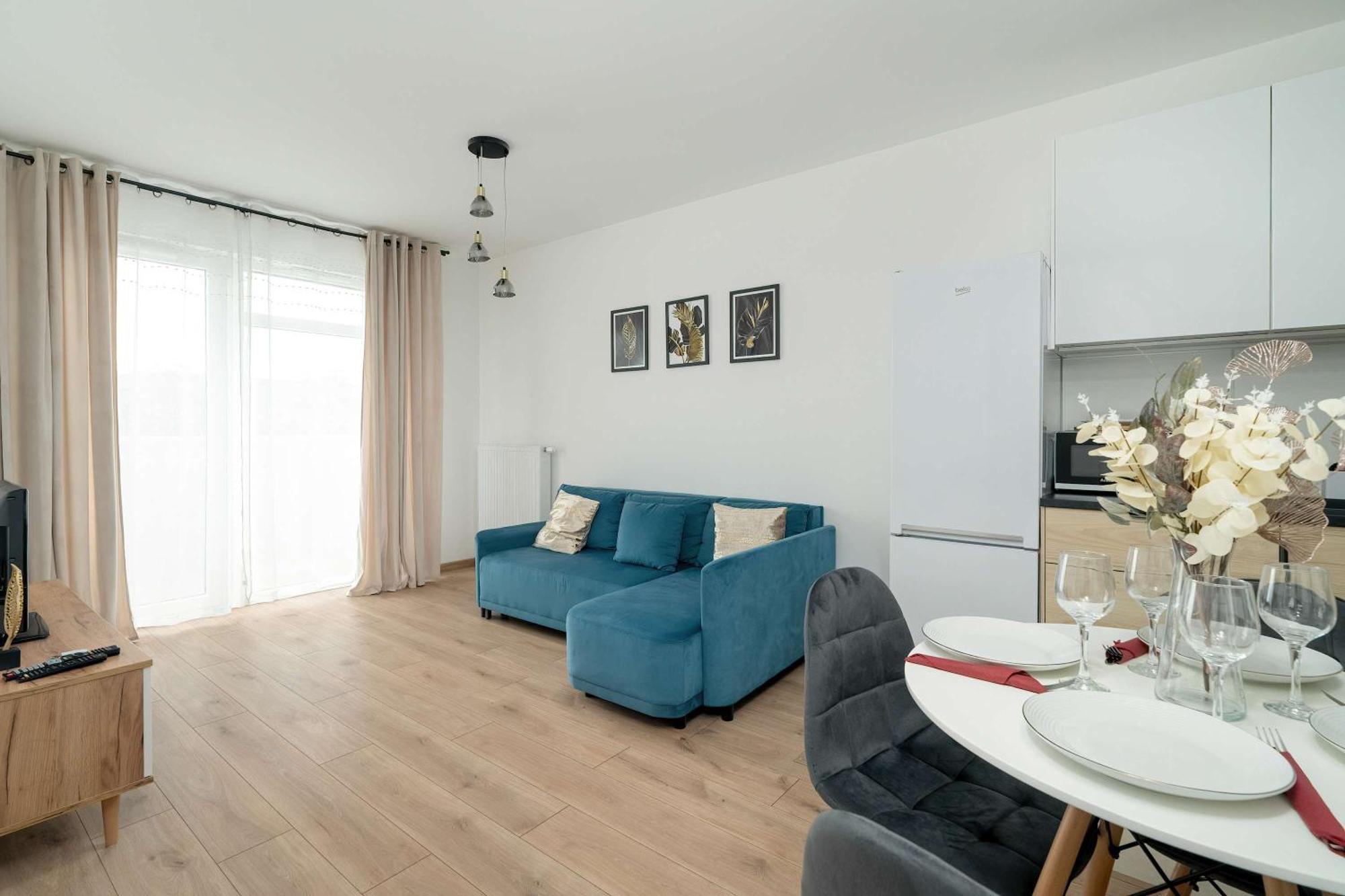 Jasny Blisko Lotniska Lawica W Poznaniu By Renters Апартаменти *